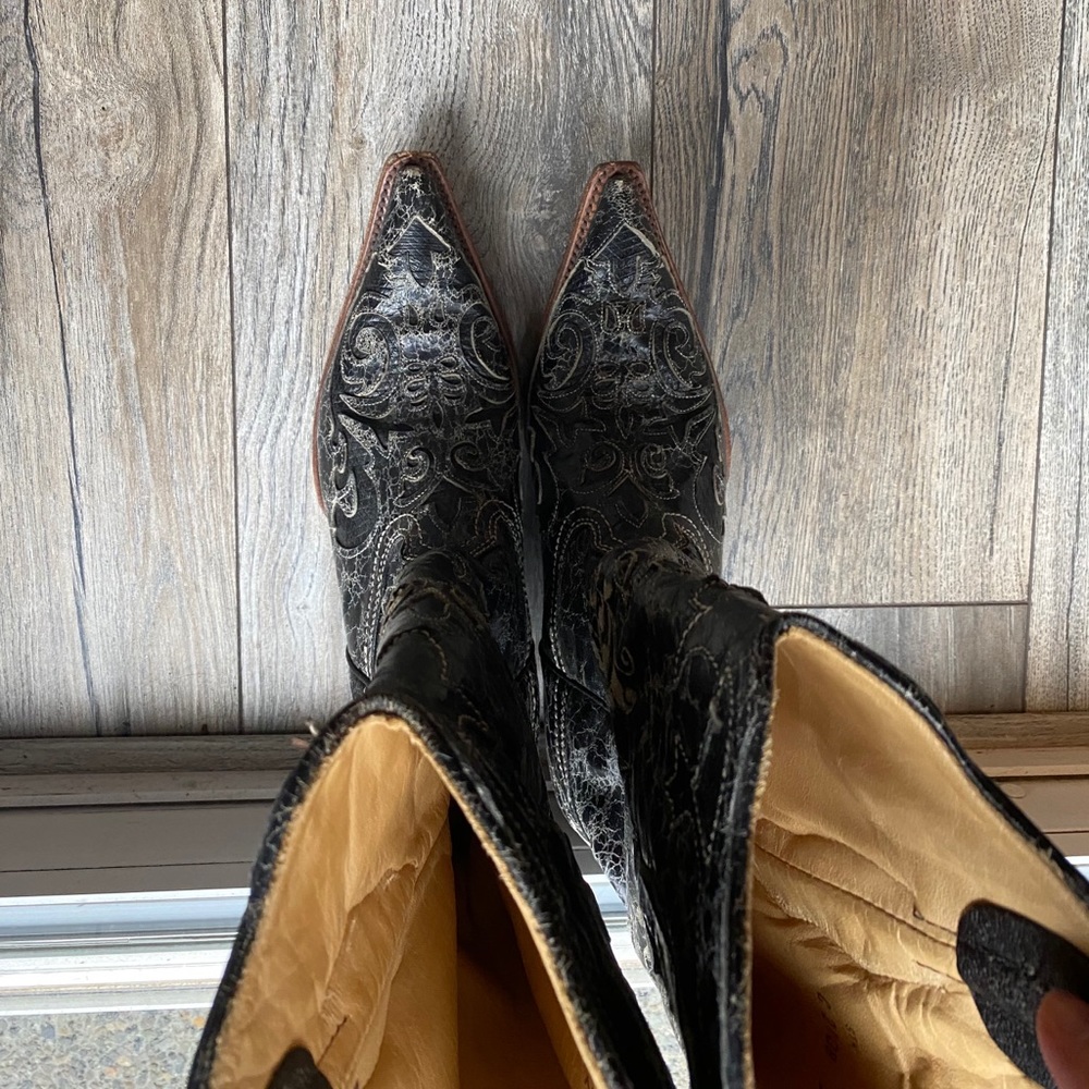Corral boots